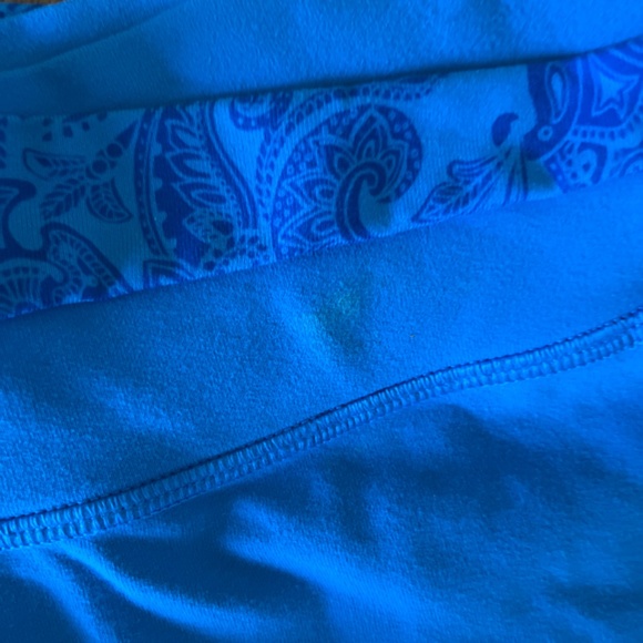 ✨Lululemon cross front shorts✨ - Picture 2 of 5